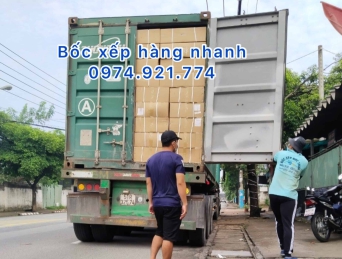 BỐC XẾP HÀNG HÓA TẠI KHU VỰC TP.HCM